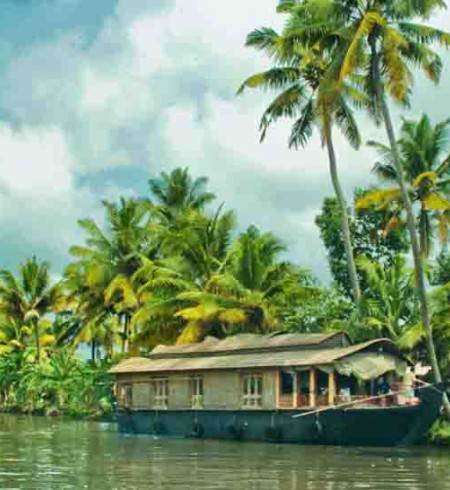 Explore Kerala: God’s Own Country tour package at low cost on expeditionelite.in