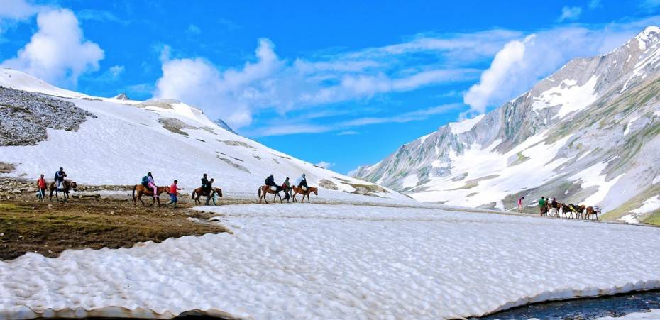 Explore Jammu & Kashmir at just ₹ 0.00 with https://expeditionelite.in